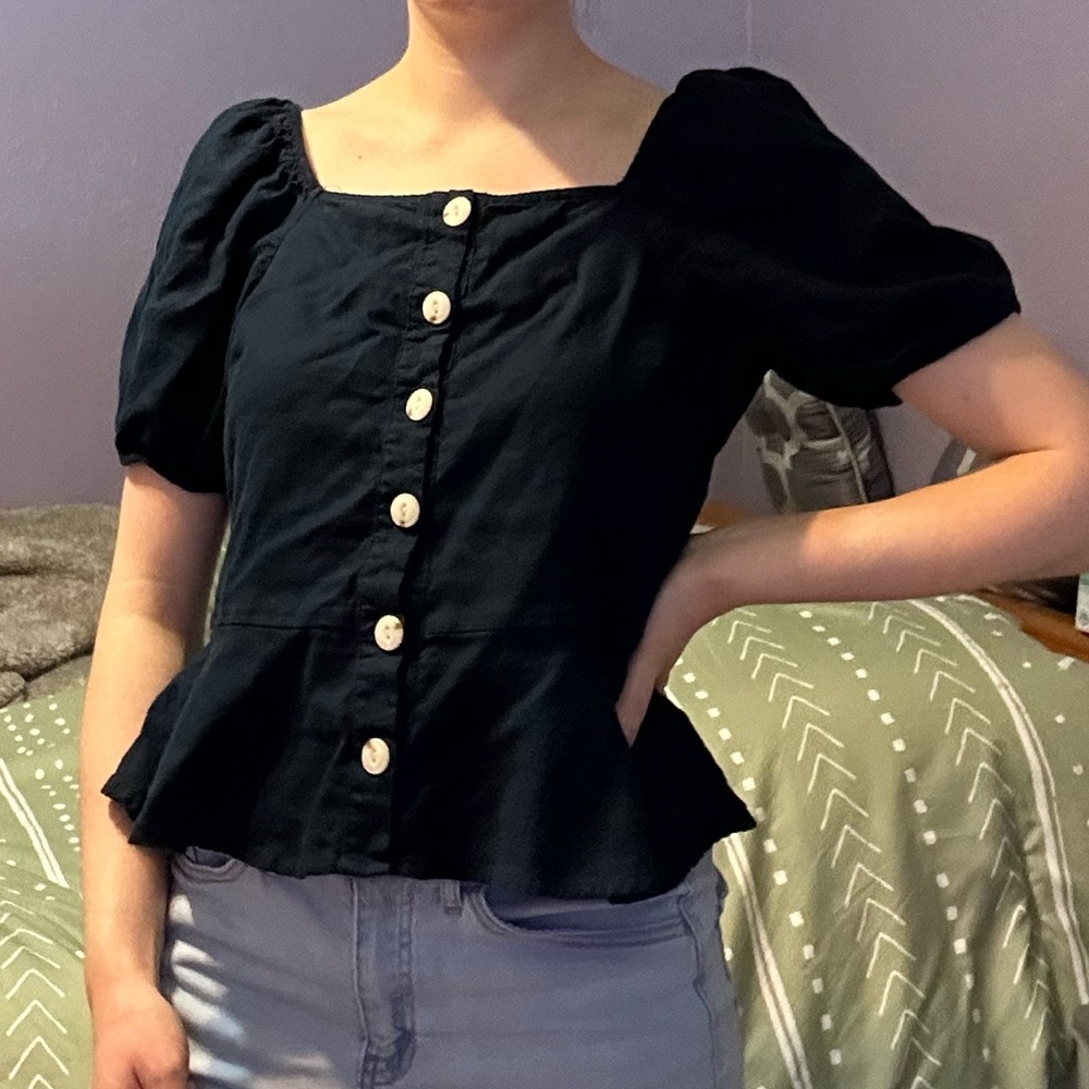 Universal Thread navy square neck puff sleeve button peplum top